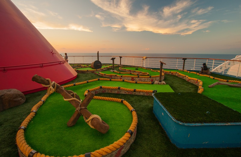 6 of the Wackiest Miniature Golf Designs in the US