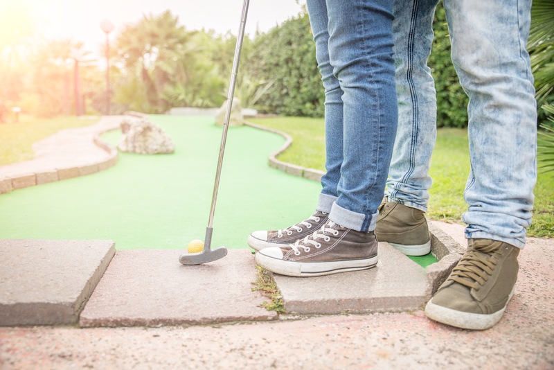 Why Mini Golf Can Be a Great Date Night Idea